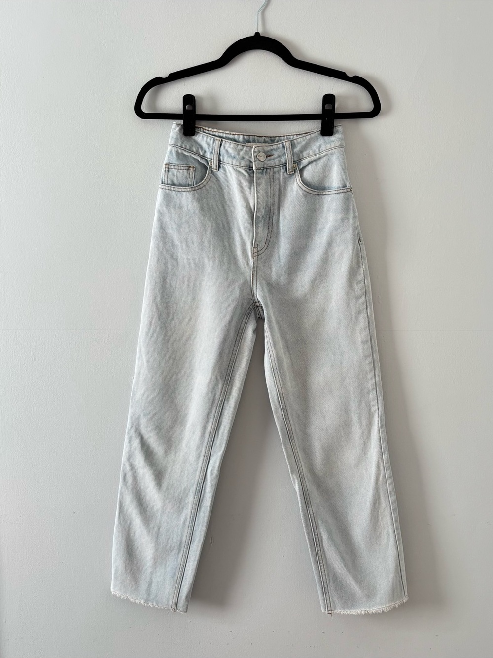 INSIS FEMME Straight Leg Ankle Jean Crop Raw Hem High-Rise Light Wash Denim